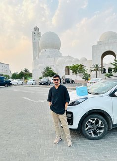 Qamar Saleem - Acompañantes masculino in Lahore Photo 1 of 3