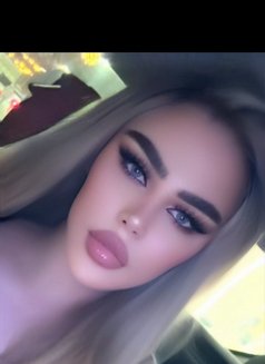 Qamar - Acompañantes transexual in Riyadh Photo 1 of 12