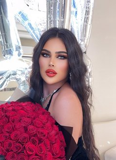 Qamar - Transsexual escort in Riyadh Photo 15 of 16