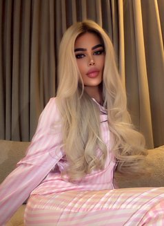 Qamar - Transsexual escort in Riyadh Photo 20 of 24