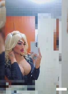 Qamar21 - Transsexual escort in Beirut Photo 1 of 20