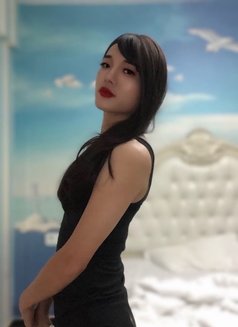 Qianxue - Transsexual escort in Hong Kong Photo 3 of 4