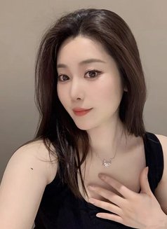 Qiqi - escort in Beijing Photo 4 of 5