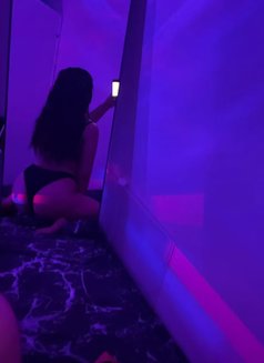 Qiu - escort in Riyadh Photo 2 of 3