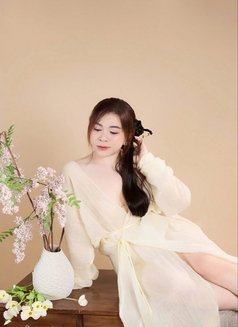 Quỳnh Nga - escort in Hanoi Photo 3 of 7