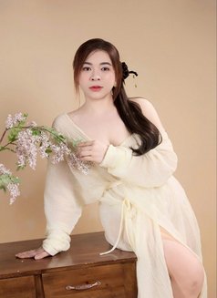 Quỳnh Nga - escort in Hanoi Photo 5 of 7