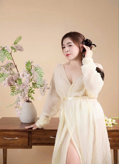 Quỳnh Nga - escort in Hanoi Photo 7 of 7