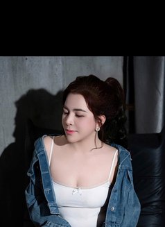 Quỳnh Nga - puta in Hanoi Photo 2 of 5