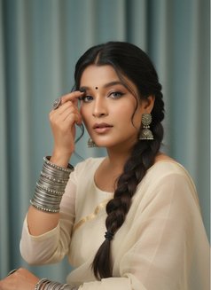 Quamat - escort in Lucknow Photo 5 of 9