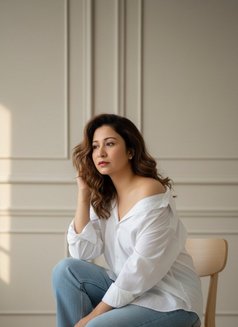 Quamat - escort in Lucknow Photo 7 of 9