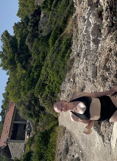 Queen 90 - masseuse in London Photo 12 of 14