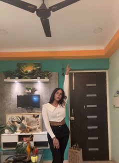 Queen Aahat - Transsexual escort in New Delhi Photo 4 of 4