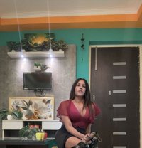 Queen Aahat - Transsexual escort in New Delhi Photo 5 of 6