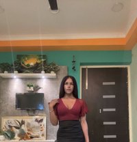 Queen Aahat - Transsexual escort in Noida