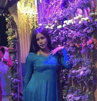 Queen Aahat - Acompañantes transexual in New Delhi