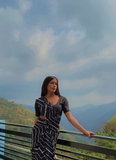 Queen Aahat - Transsexual escort in Noida Photo 21 of 22