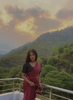 Queen Aahat - Transsexual escort in Noida Photo 22 of 22