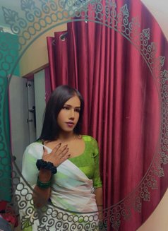 Queen Aahat - Transsexual escort in New Delhi Photo 25 of 26