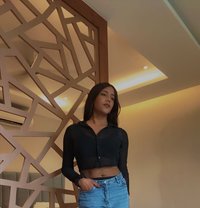 Queen Aahat - Transsexual escort in Noida