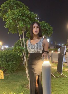 Queen Aahat - Transsexual escort in Noida Photo 20 of 20