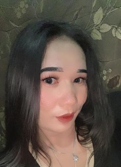 Queen Amelia - Transsexual escort in Jakarta Photo 4 of 15