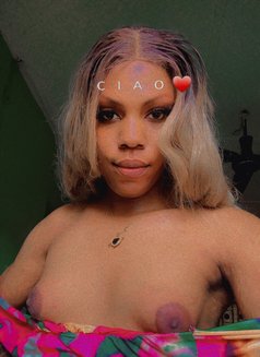 Queen Anabel - Transsexual dominatrix in Abuja Photo 6 of 15