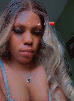 Queen Anabel - Transsexual dominatrix in Abuja Photo 8 of 15