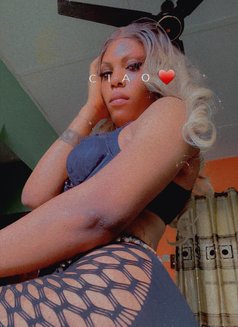 Queen Anabel - Transsexual dominatrix in Abuja Photo 10 of 15