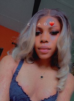 Queen Anabel - Transsexual dominatrix in Abuja Photo 11 of 15