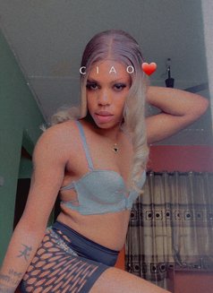 Queen Anabel - Transsexual dominatrix in Abuja Photo 13 of 15
