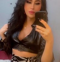 queen annabelle - Transsexual escort in Beirut Photo 27 of 30