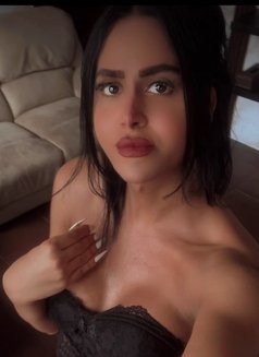 queen annabelle - Transsexual escort in Beirut Photo 27 of 30