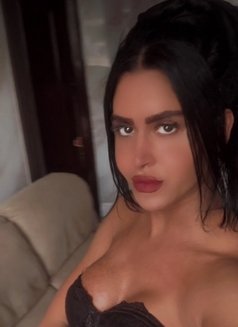 queen annabelle - Transsexual escort in Beirut Photo 30 of 30