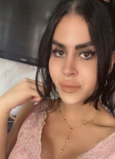 queen annabelle - Transsexual escort in Beirut Photo 30 of 30