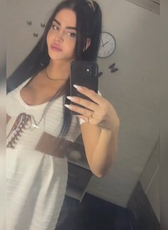 queen annabelle - Transsexual escort in Beirut Photo 22 of 30