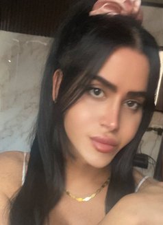 queen annabelle - Transsexual escort in Beirut Photo 25 of 30