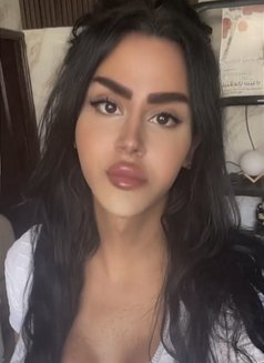 queen annabelle - Transsexual escort in Beirut Photo 23 of 30