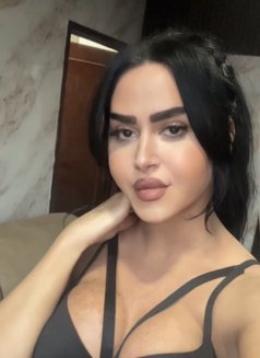 queen annabelle - Transsexual escort in Beirut Photo 24 of 30