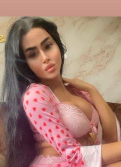 queen annabelle - Transsexual escort in Beirut Photo 4 of 30