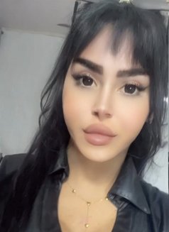 queen annabelle - Transsexual escort in Beirut Photo 9 of 30