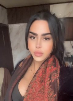 queen annabelle - Transsexual escort in Beirut Photo 24 of 30