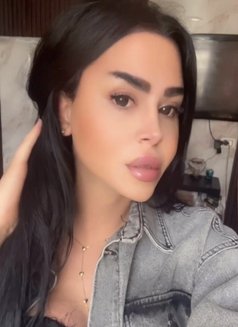 queen annabelle - Transsexual escort in Beirut Photo 25 of 30