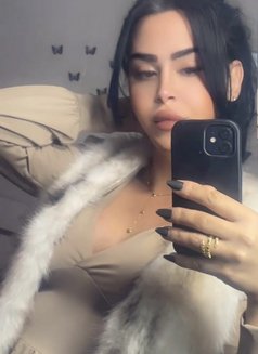 queen annabelle - Transsexual escort in Beirut Photo 29 of 30