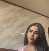 queen annabelle - Transsexual escort in Beirut Photo 24 of 29