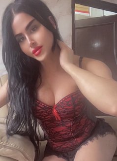 queen annabelle - Transsexual escort in Beirut Photo 23 of 30