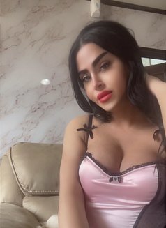 queen annabelle - Transsexual escort in Beirut Photo 25 of 30