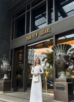 The Queen is available to serve you - Transsexual escort in Dubai Photo 13 of 30