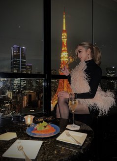 The Queen is available to serve you - Transsexual escort in Dubai Photo 14 of 30