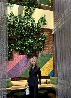 The Queen is available to serve you - Transsexual escort in Dubai Photo 27 of 30
