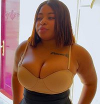 Queen - escort in Doha